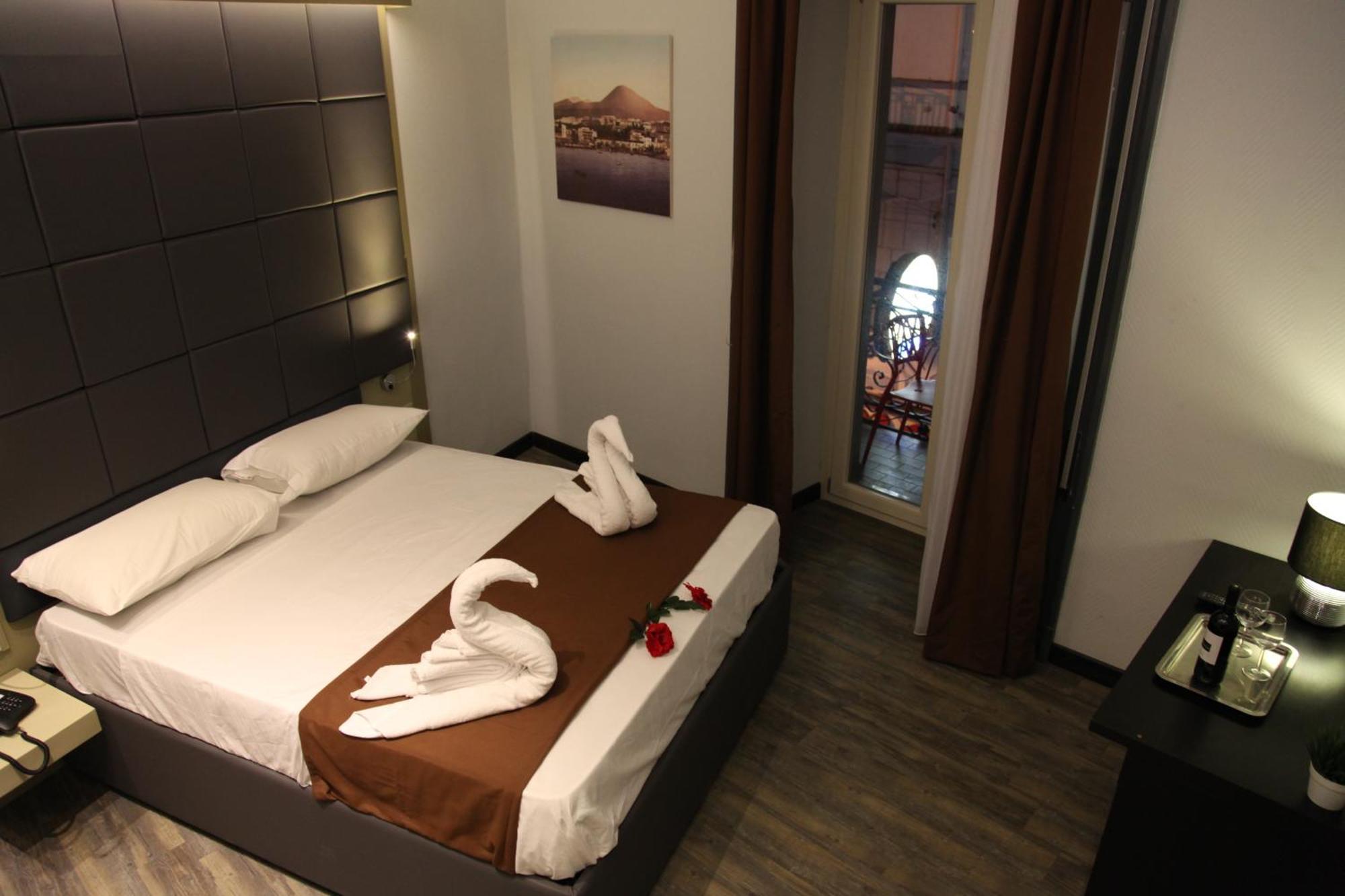 נאפולי Dolce Vita Rooms מראה חיצוני תמונה