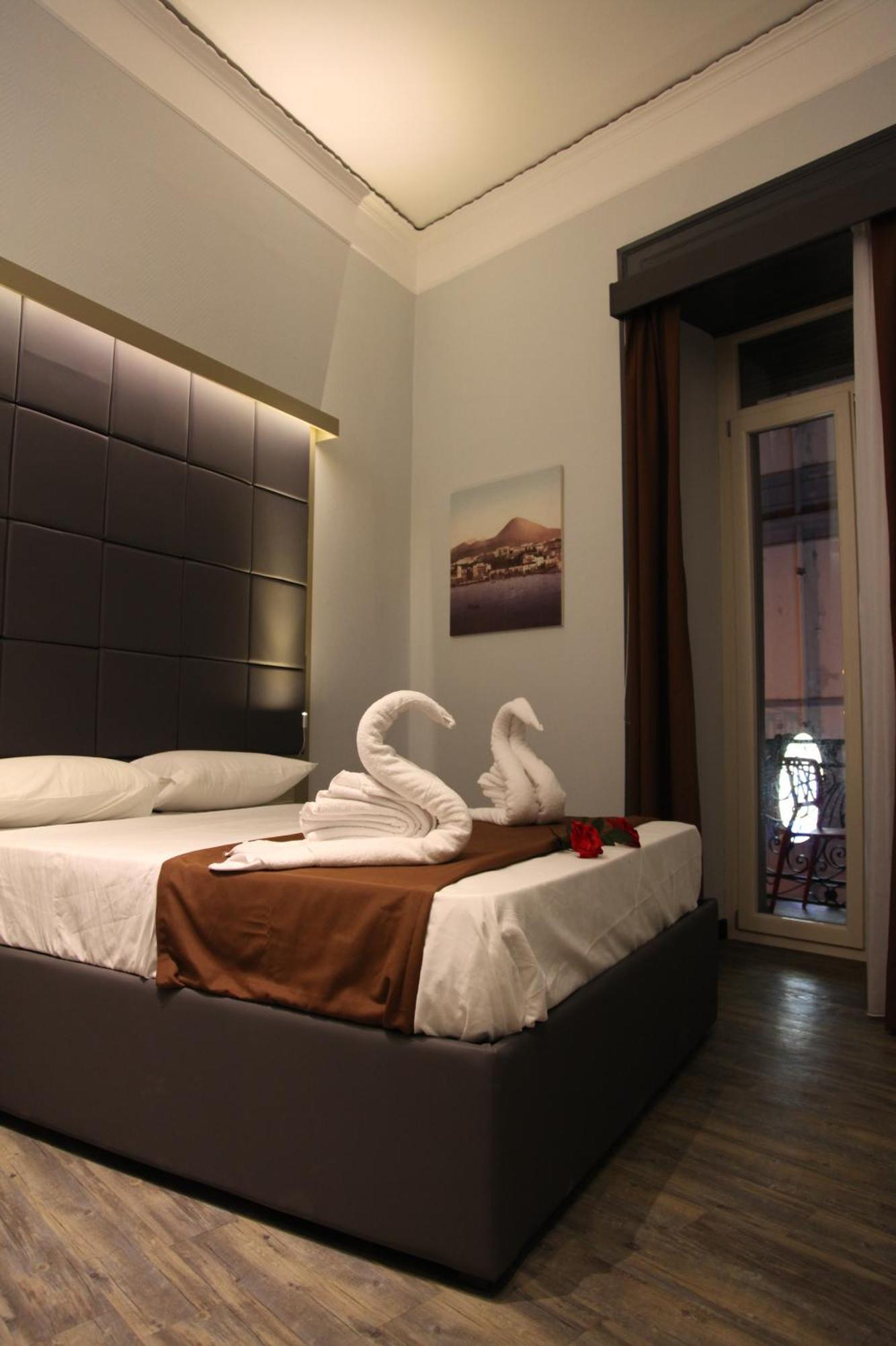 נאפולי Dolce Vita Rooms מראה חיצוני תמונה