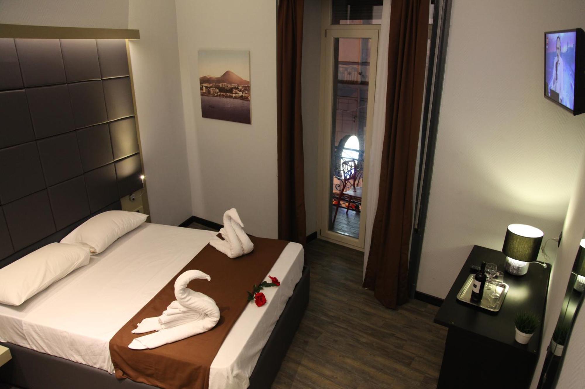 נאפולי Dolce Vita Rooms מראה חיצוני תמונה