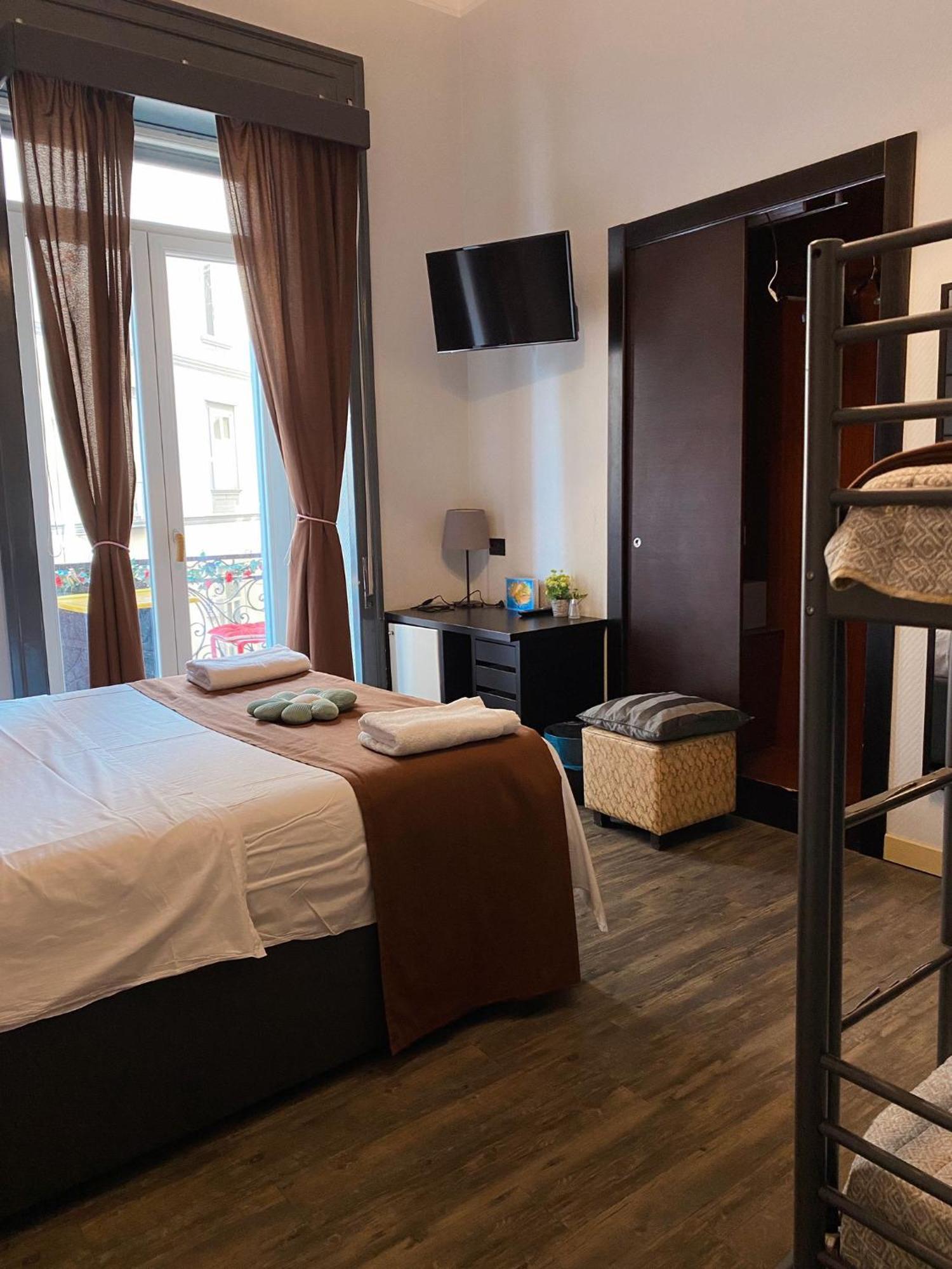 נאפולי Dolce Vita Rooms מראה חיצוני תמונה