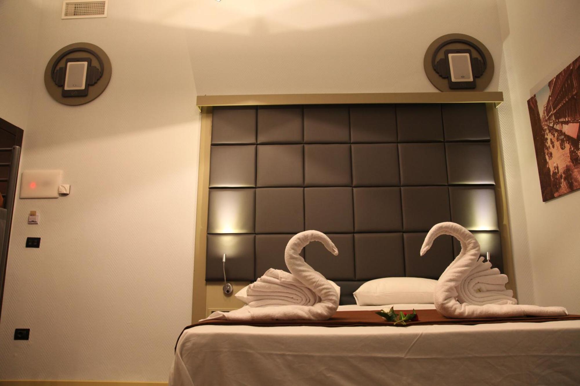 נאפולי Dolce Vita Rooms מראה חיצוני תמונה